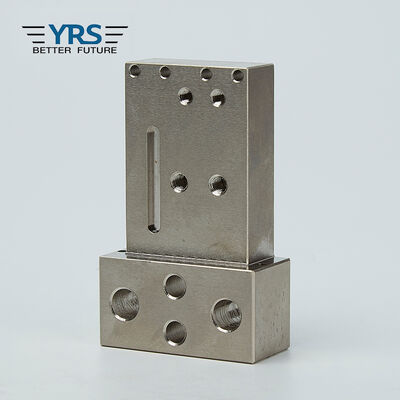 SKD61金属CNCの製粉の機械化の部品の許容0.02mm耐久財